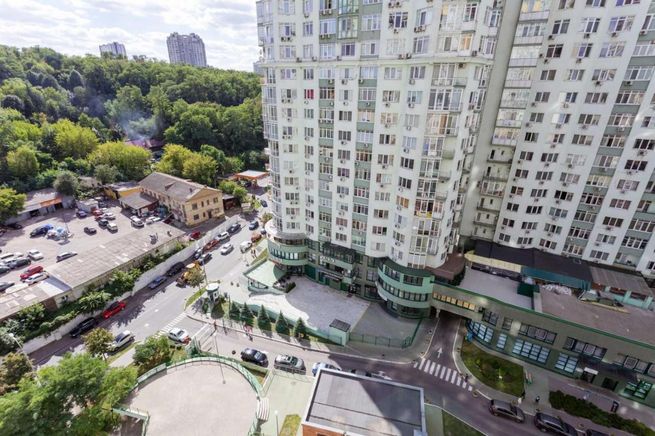 Navit Apartments With Breakfast, Near The Railway Station, The City Center And The Park Киев Екстериор снимка