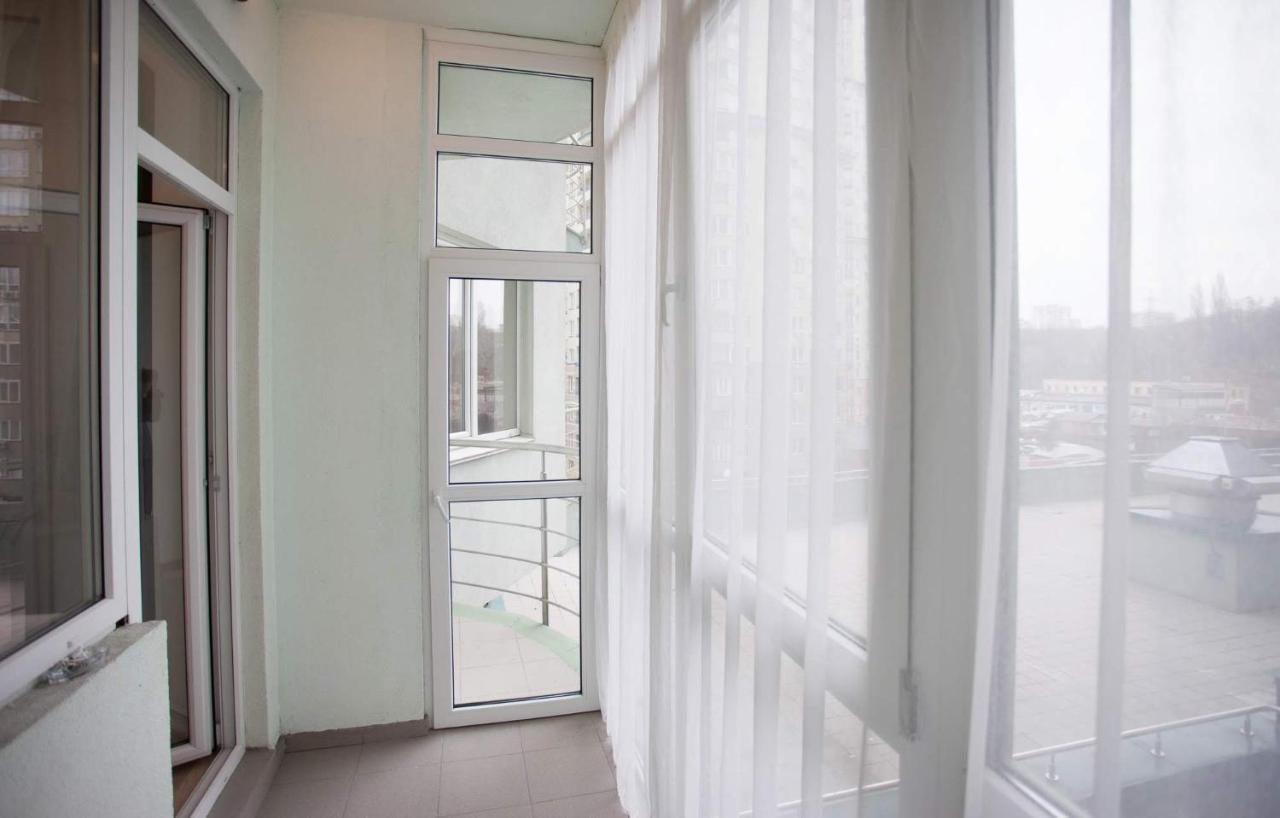 Navit Apartments With Breakfast, Near The Railway Station, The City Center And The Park Киев Екстериор снимка
