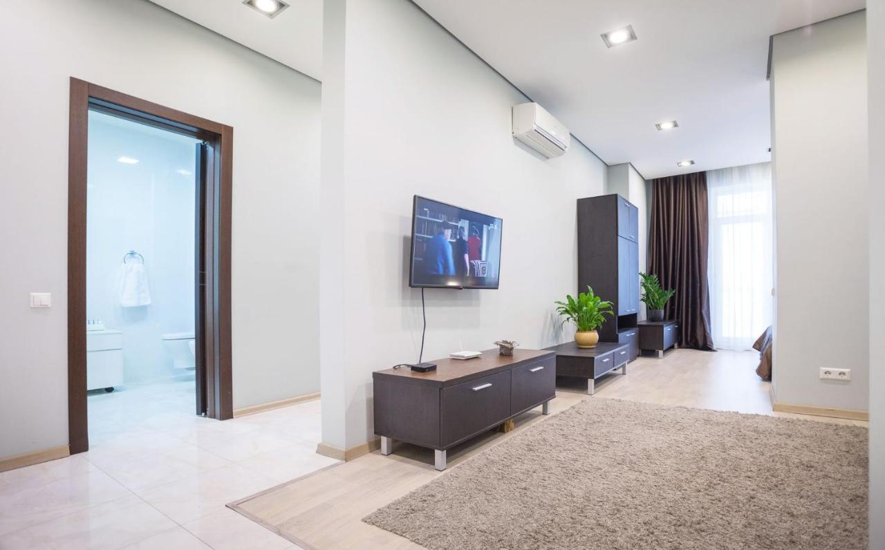 Navit Apartments With Breakfast, Near The Railway Station, The City Center And The Park Киев Екстериор снимка