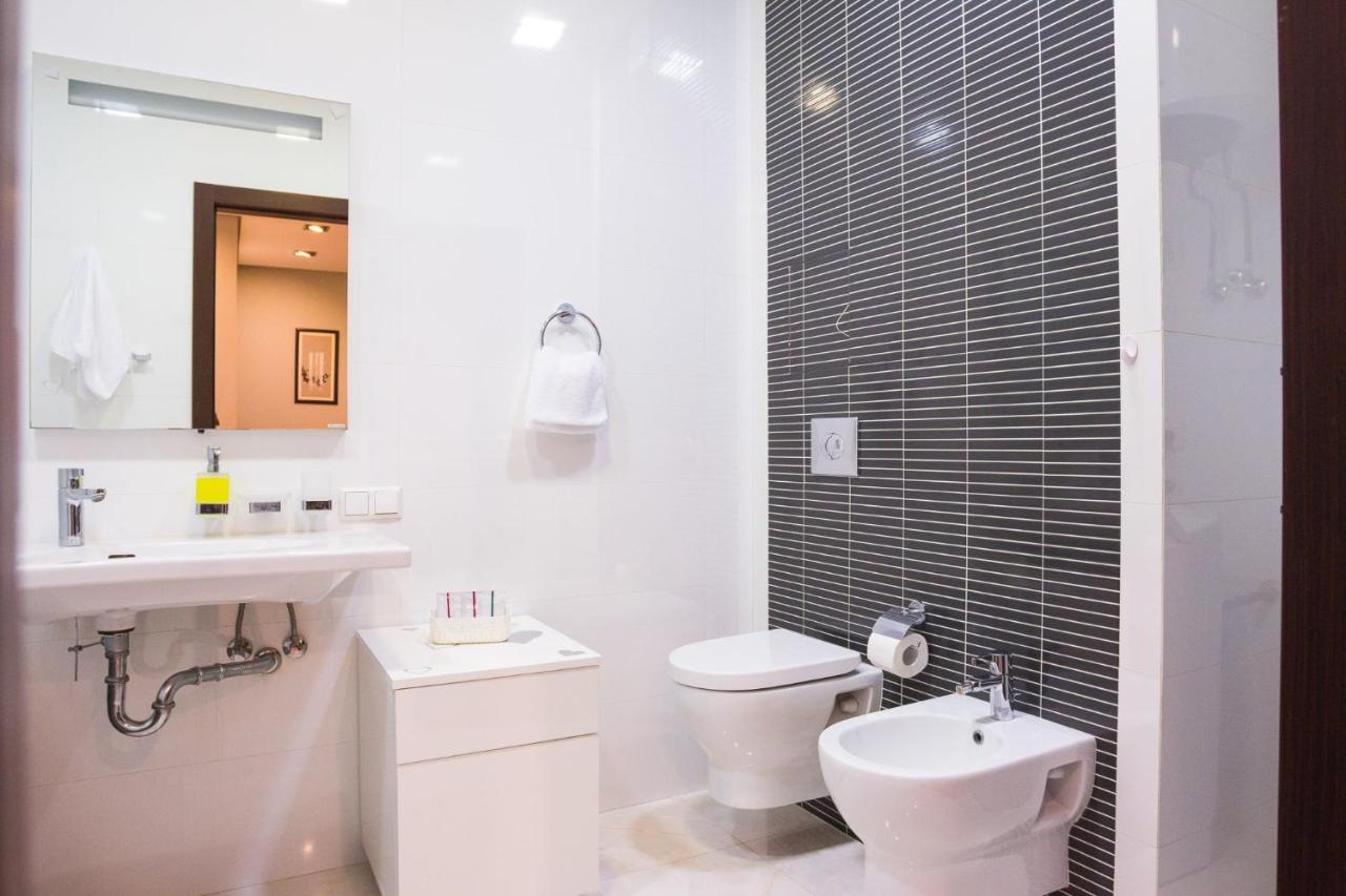 Navit Apartments With Breakfast, Near The Railway Station, The City Center And The Park Киев Екстериор снимка