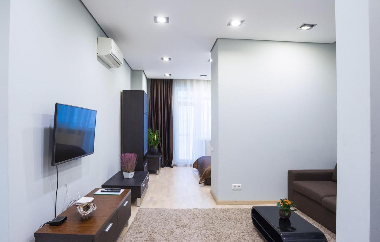 Navit Apartments With Breakfast, Near The Railway Station, The City Center And The Park Киев Екстериор снимка