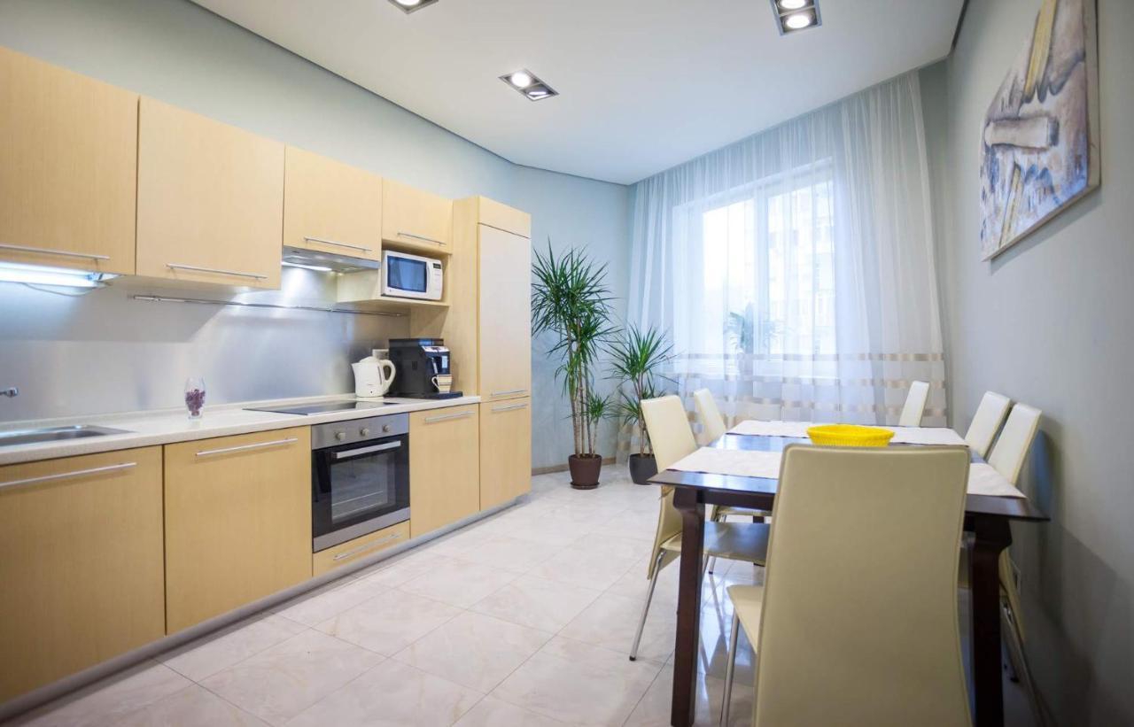 Navit Apartments With Breakfast, Near The Railway Station, The City Center And The Park Киев Екстериор снимка