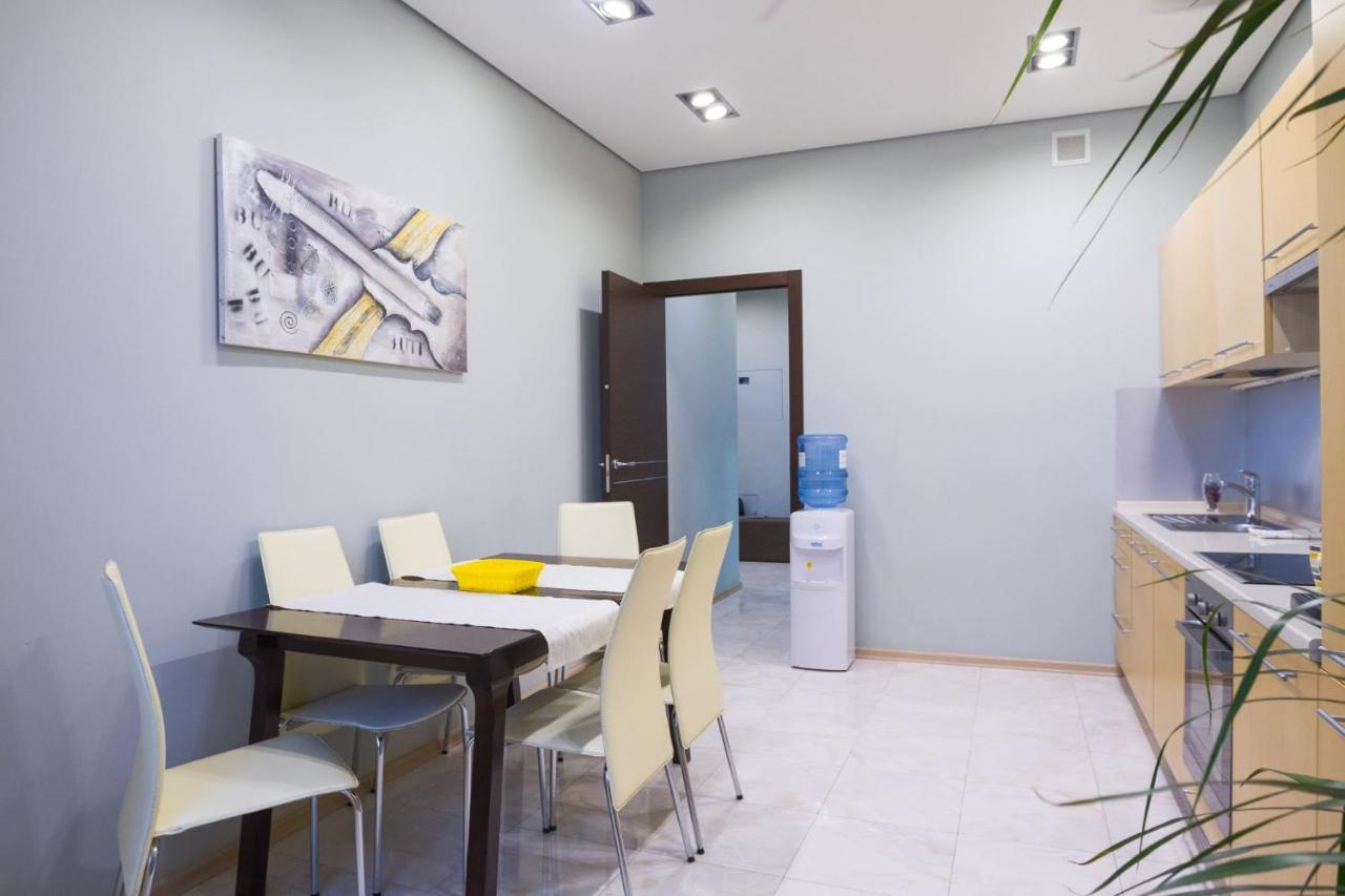 Navit Apartments With Breakfast, Near The Railway Station, The City Center And The Park Киев Екстериор снимка